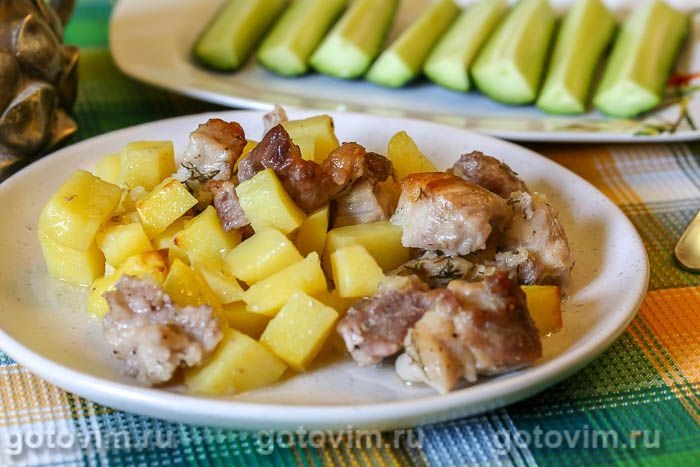 Салат с полукопченой колбасой и морской капустой