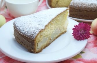 Пирог на сметане с яблоками