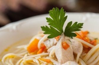 Суп-лапша с курицей «По-домашнему»