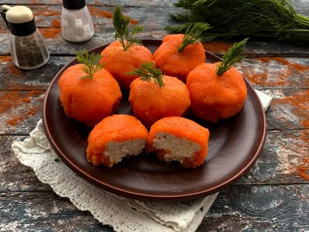 Салат с пекинской капустой, курицей и ананасом