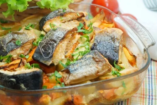 Салат из помидоров с луком и маслом