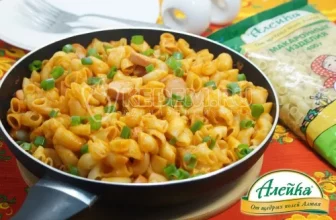 Макароны с сосисками в томатном соусе
