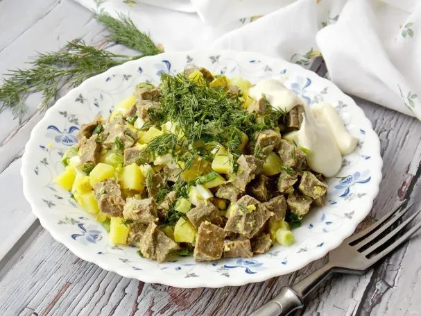 Салат с ветчиной, фасолью и корейской морковью