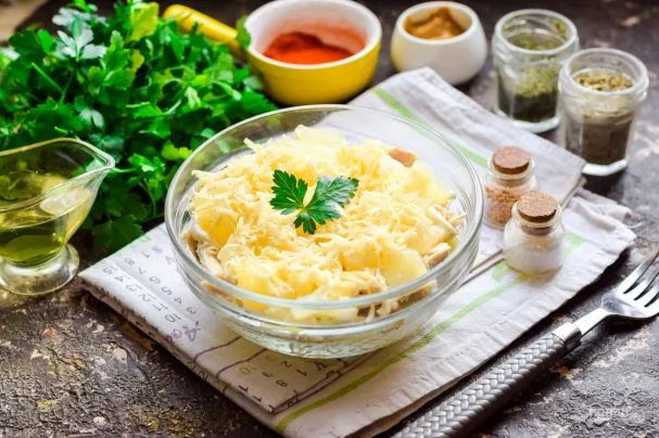 Салат с курицей и белыми грибами