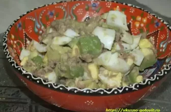 Салат из консервированного тунца с яйцом и авокадо — очень вкусный классический рецепт