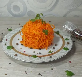 Тушёная курица с овощами на сковороде без масла, рецепт с томатной пастой