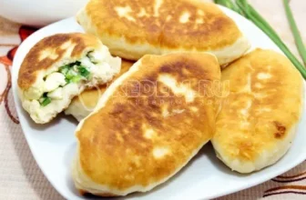 Быстрые пирожки с яйцом и зеленым луком