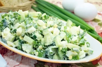 Салат с огурцом и яйцом
