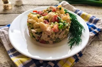 Салат с курицей и цветной капустой