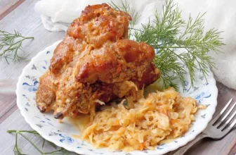 Свиные ножки с капустой