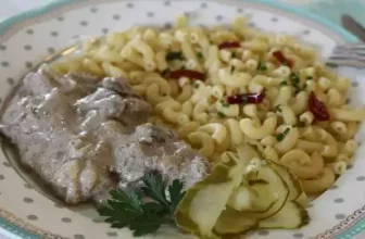 Куриная печень в духовке в сметанном соусе без обжарки