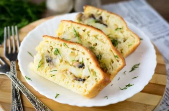 Заливной пирог с картофелем и грибами