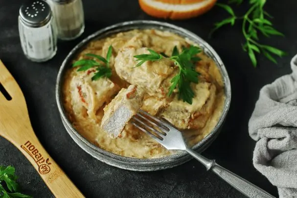 Паста с курицей и ананасами
