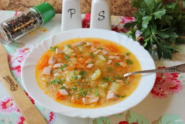 Паста с курицей и ананасами