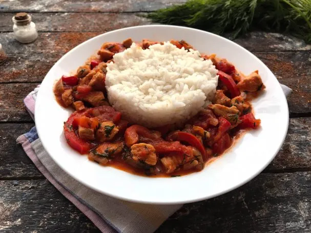 Китайский жареный рис с курицей