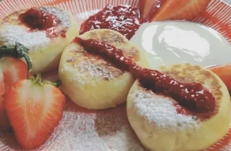 Сырники с ягодным соусом , пошаговый рецепт с фото