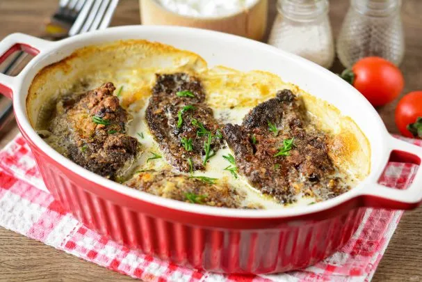 Мясные котлеты с баклажанами
